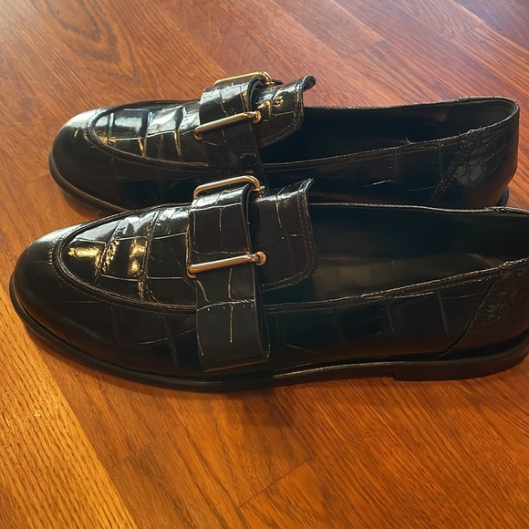 TIBI Norris croc embossed leather Blk loafer with removable strap. - Picture 5 of 6